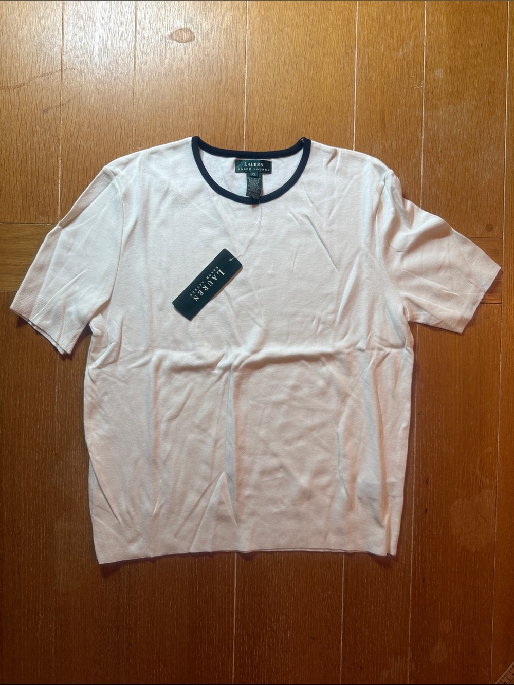 Ladies Vintage Lauren Ralph Lauren Cream SS Crewneck T-Shirt with Navy Collar